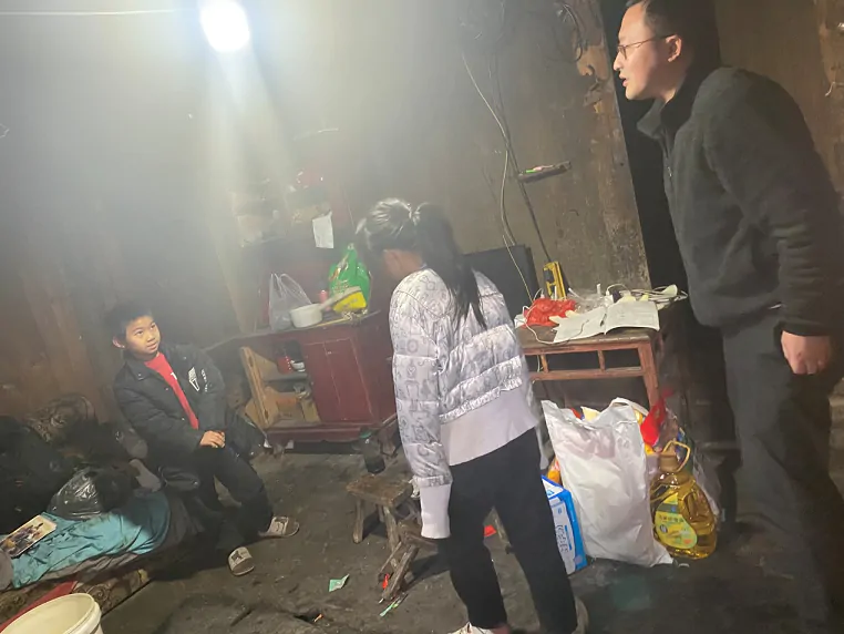 【富德生命人寿】&ldquo;小海豚计划一对一帮扶&rdquo;活动