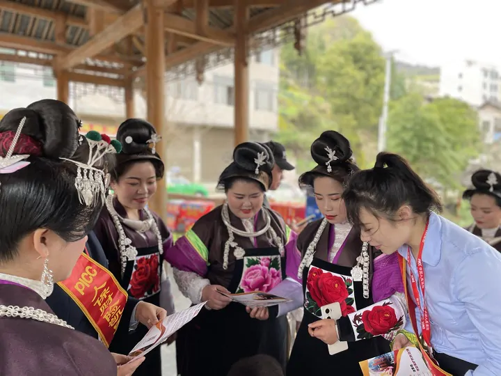 理赔客服进乡镇 (2).jpg