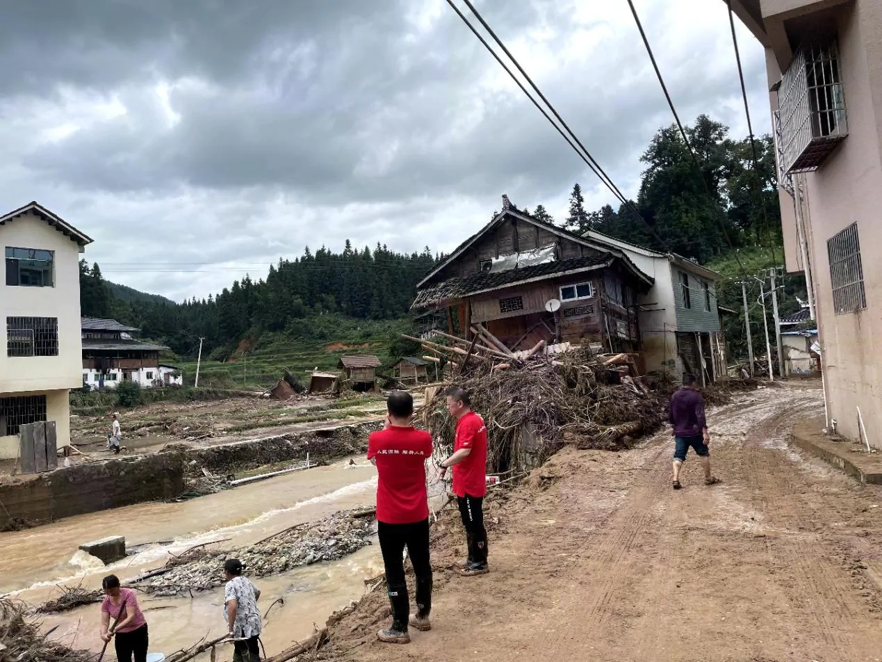 人保财险快赔25.5万元，助力从江县龙江村重建家园