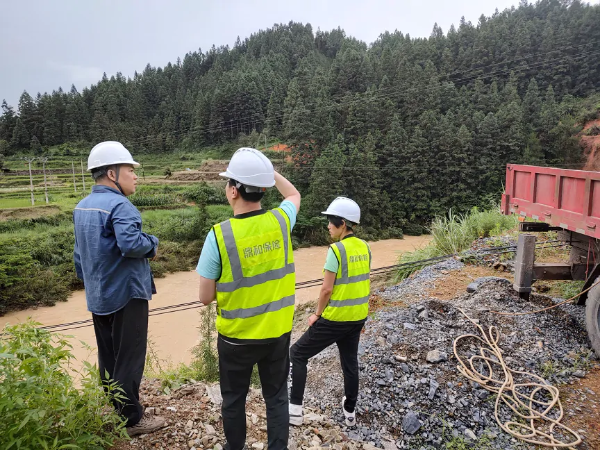 鼎和财险黔东南中心支公司积极应对两江暴雨灾害