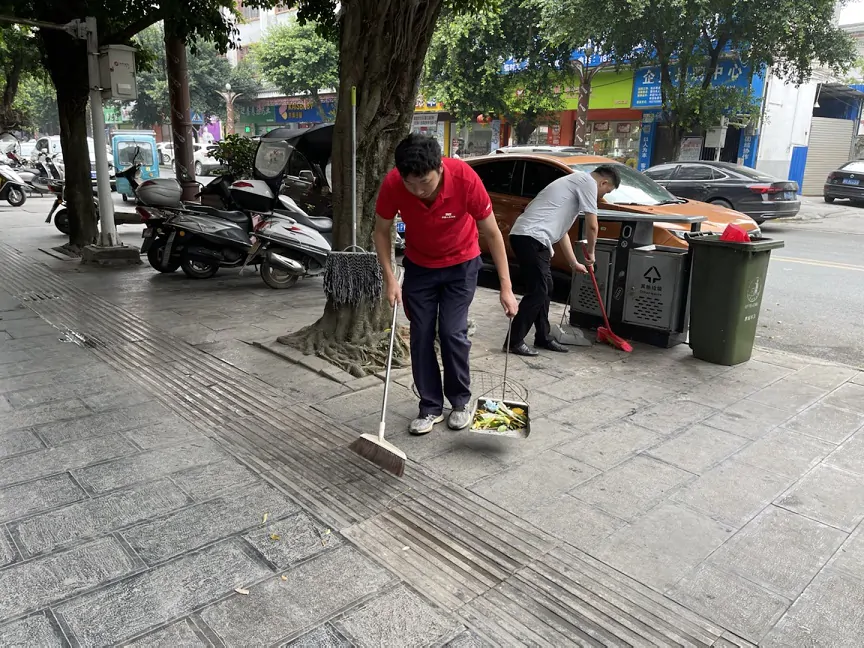 人保财险榕江支公司：开展环境卫生整治行动