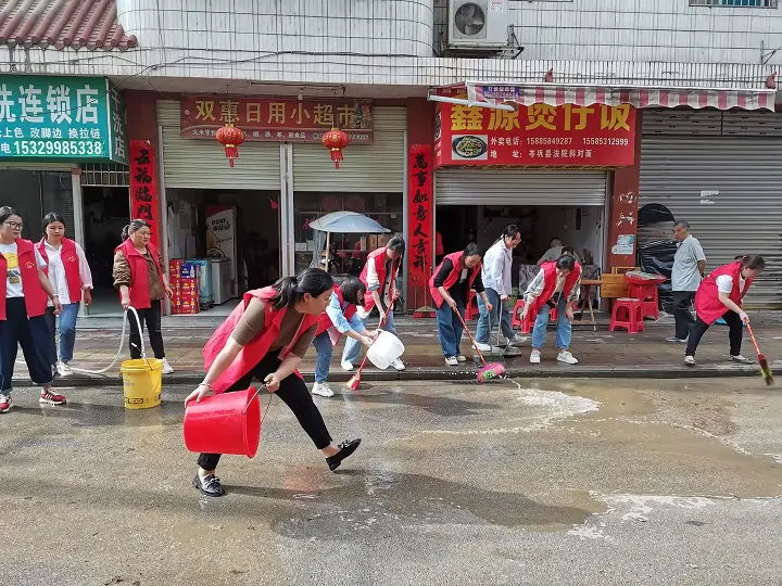 爱家乡！人保财险岑巩支公司及时开展清淤除障工作