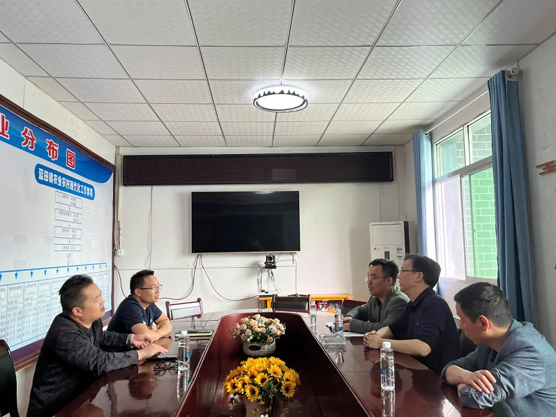 中国人寿黔东南分公司送新选派驻村第一书记进村到岗 助力乡村振兴工作 