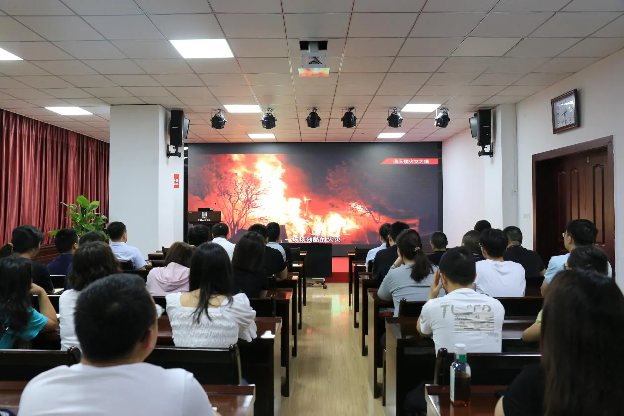 人保财险黔东南分公司：多举措开展安全生产月学习宣传活动