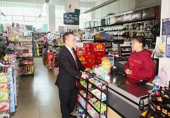 黎平农商银行：进千企 入万户 惠企利民助发展