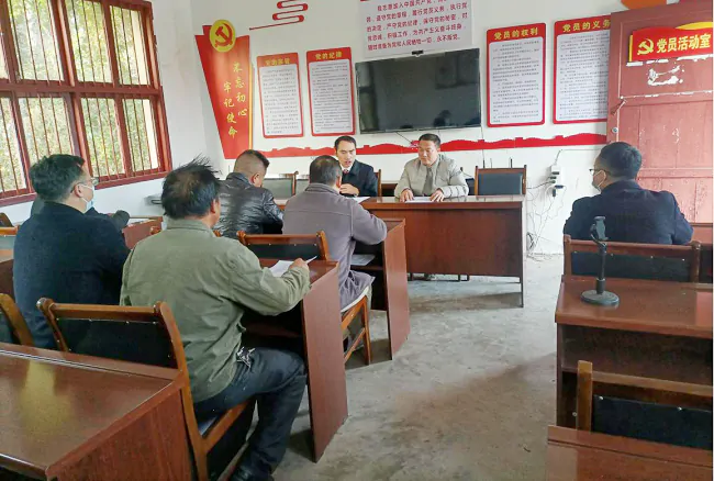 施秉农信联社：整村授信送资金 助农生产提物资