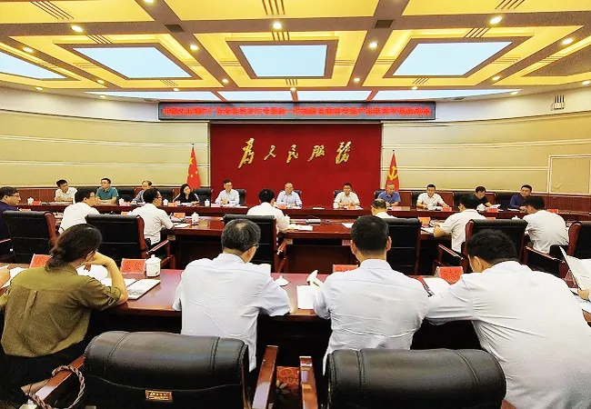 图为：考察座谈会现场 (2)11.jpg