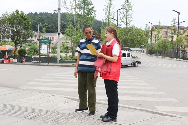 农发行麻江县支行开展&ldquo;服务市场主体  彰显自律担当&rdquo;主题宣传月活动