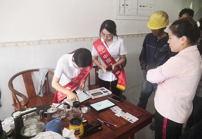 工商银行凯里分行： 开通绿色通道 上门服务解民忧