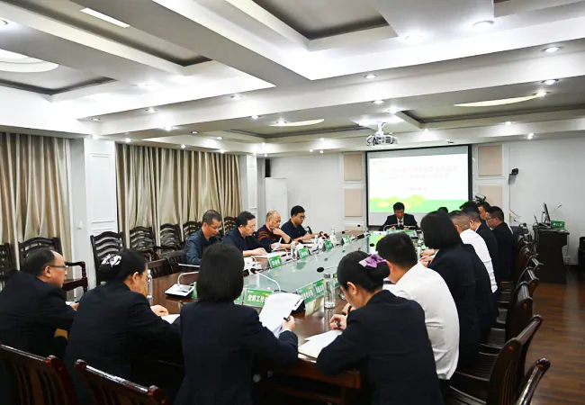 国家金融监督管理总局黔东南监管分局党委书记、局长李志远一行到从江农商银行调研督导