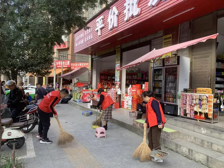 黔东南天柱人保财险：创卫有人保 文明在行动