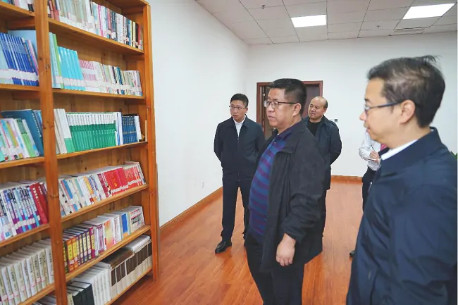 黔东南州、丹寨县总工会到丹寨农商银行调研指导