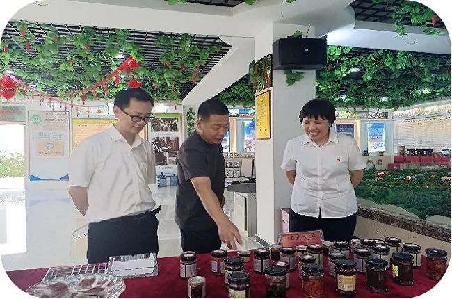 黔东南农信：&ldquo;五联五强&rdquo;支持&ldquo;黎从榕&rdquo;打造&ldquo;桥头堡&rdquo;