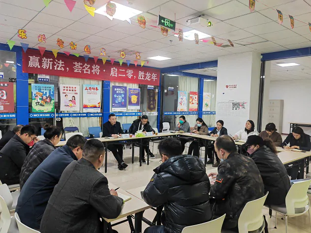 新华保险贵州分公司总经理王明友一行莅临黔东南中支调研指导工作