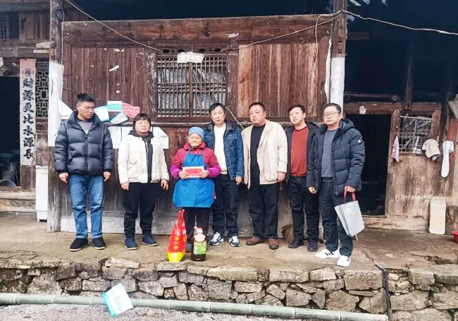 新春慰问暖人心   殷殷关怀鼓干劲