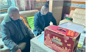 岁末寒冬情意浓 春节慰问暖人心