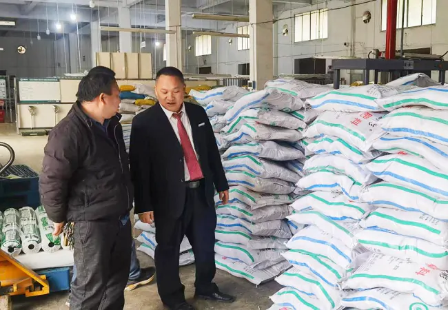 施秉农信服务到  不误春耕备耕时