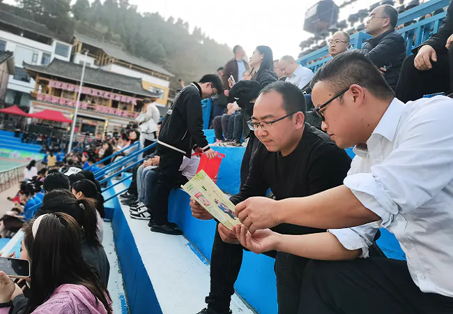 台江富民村镇银行：金融知识走进台盘&ldquo;村BA&rdquo;篮球场