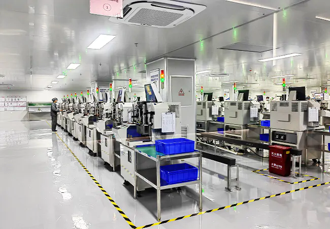 （图为：贵州韶华电子科技有限责任公司自动化生产车间）.png