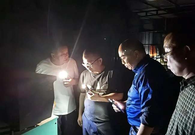 镇远农商银行当好&ldquo;四员&rdquo;助力打赢防汛救灾攻坚战