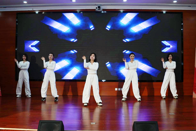 （图为：舞蹈表演）11.png