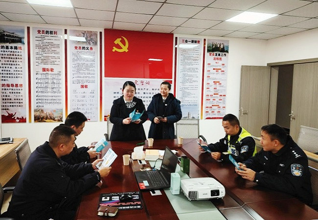 图为：宣讲金融产品11.jpg