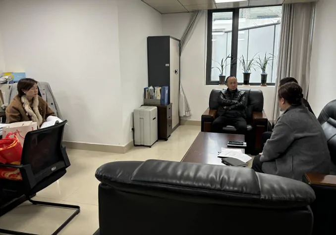 新华人寿黔东南中支李俊一行拜访拜访人行黔东南州中心支行反洗钱科