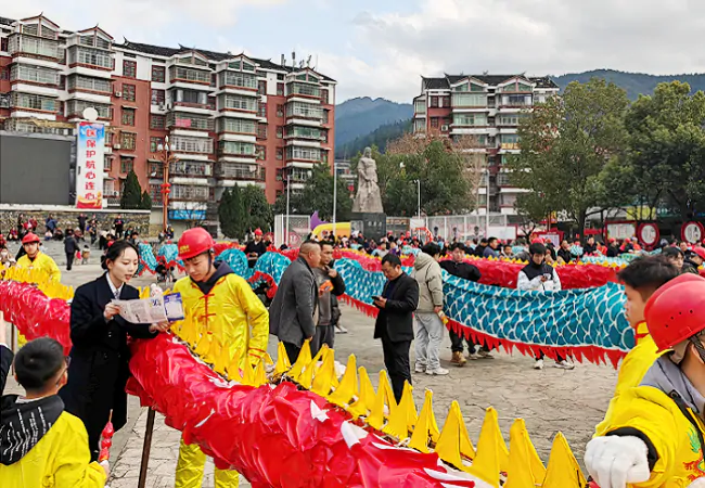 台江农信联社现金服务不间断  助力民众欢度佳节