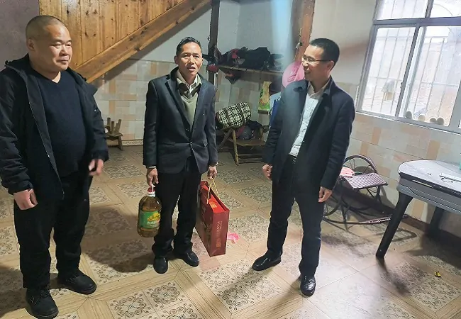 春寒料峭送温情，农发行真情暖人心