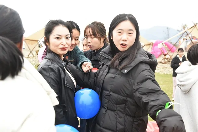 挤爆气球 (1).JPG