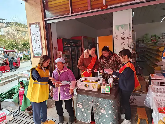 大家财险黔东南中支镇远营销部开展社区新市民&ldquo;3&middot;15消费者权益保护&rdquo;教育宣传活动