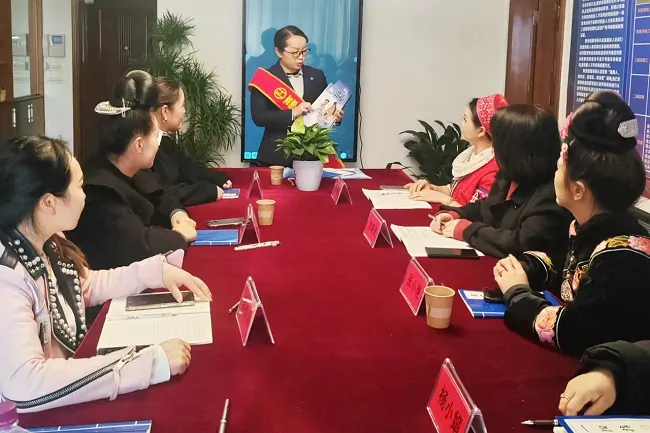 富德生命人寿黔东南3.15金融知识宣传活动进企业