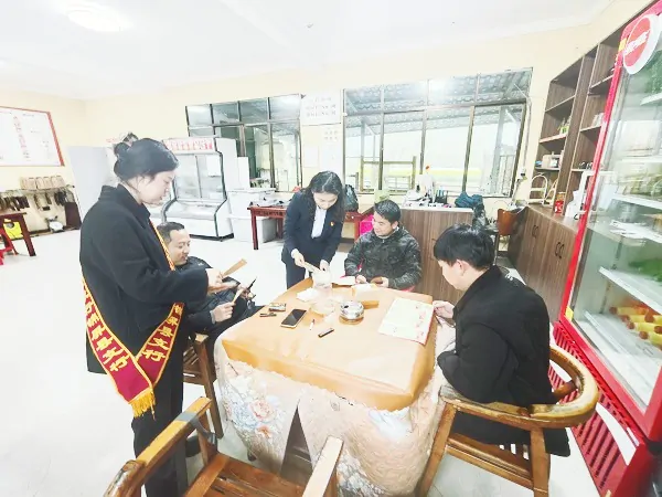 农发行锦屏县支行入村开展3&middot;15消费者权益保护宣传活动