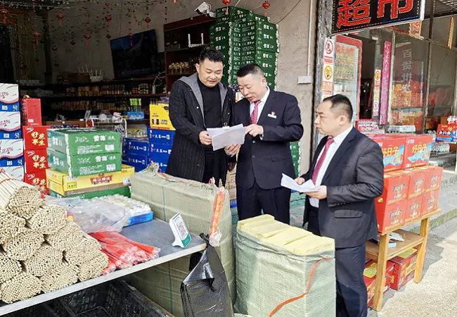 剑河农商银行营业部守护&ldquo;国家名片&rdquo;，清明节期间开展人民币保护专项宣传