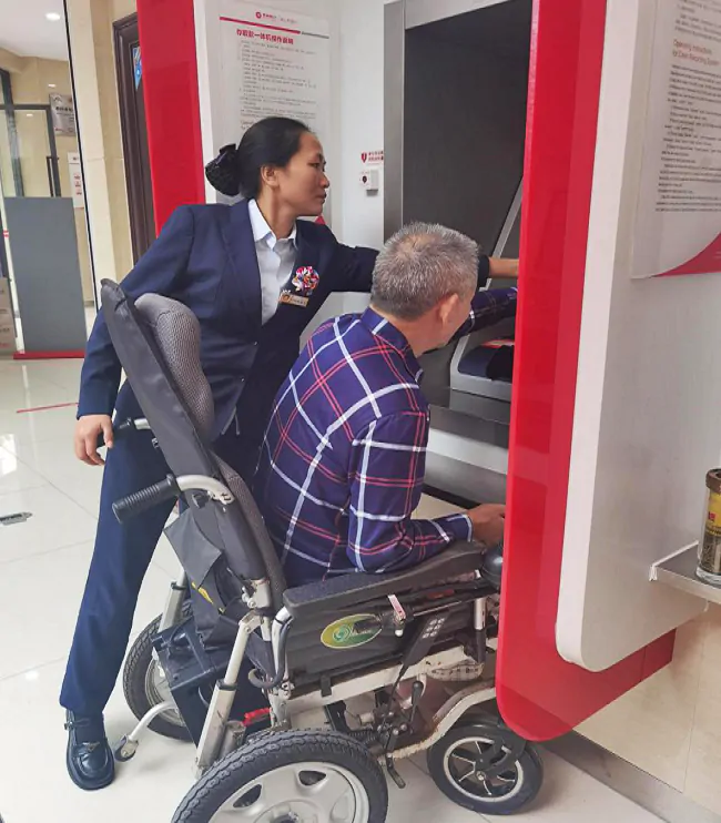 贵州银行岑巩支行：无障碍金融服务，贴心关怀特殊群体