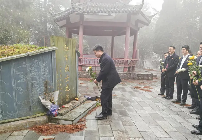 剑河农商银行敏洞支行联合党支部：传承红色精神 凝聚奋进力量