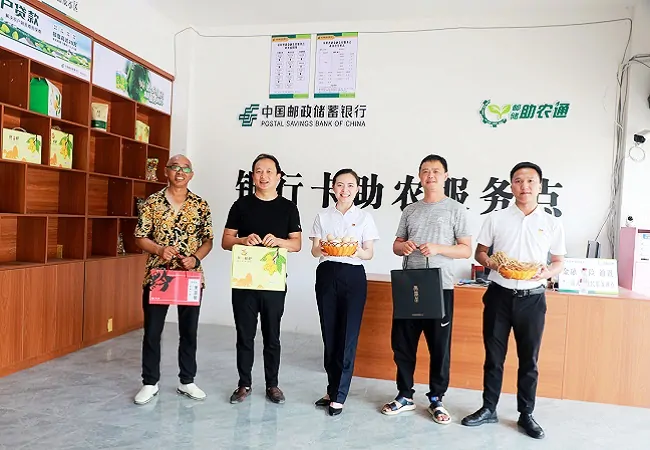 插图5：邮储银行黔东南州分行积极参与台江县“三社联建，寨富驿点”便民服务点建设11.jpg
