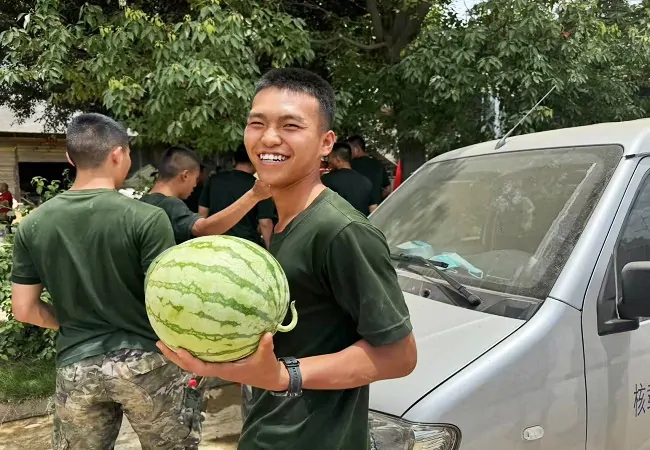 风雨同舟 守望相助