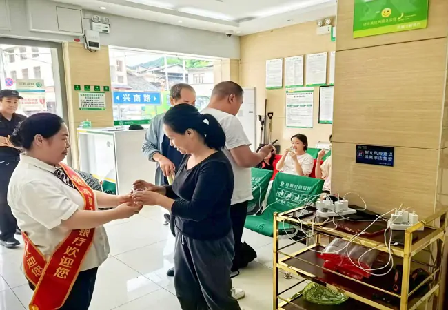 洪水无情，农信有情，丹寨农商银行金融服务与民生守护双在线