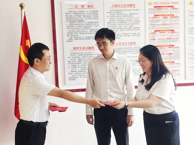 政治生日忆初心 支农为国担使命