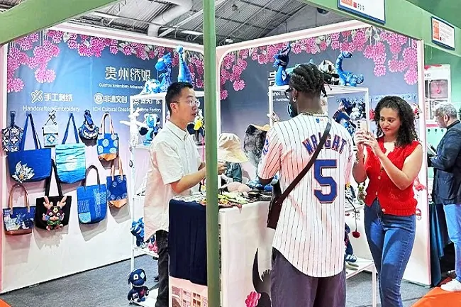 贵州银行麻江支行：金融&ldquo;活水&rdquo;润非遗     &ldquo;贷&rdquo;动绣娘走向世界