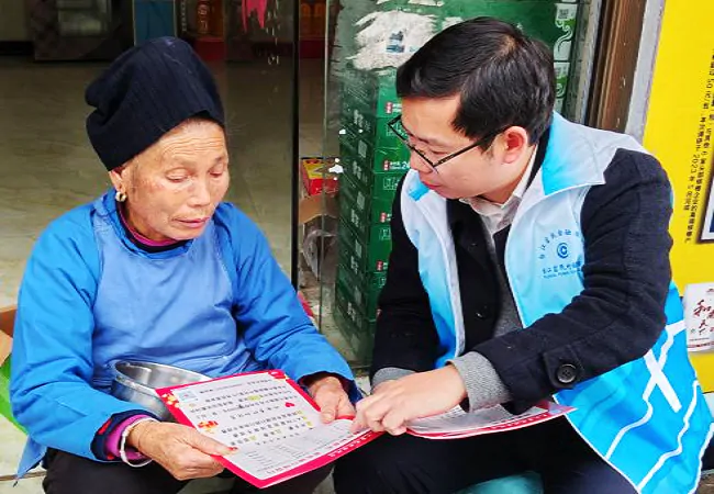 &ldquo;小马甲&rdquo;走街串巷   金融&ldquo;活水&rdquo;润泽商户心田