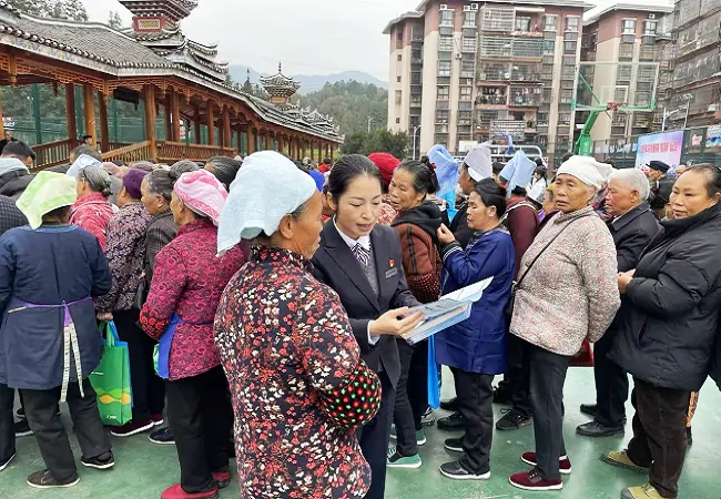 医暖民心・金护平安   榕江农信联社+中医院解锁社区便民新姿势