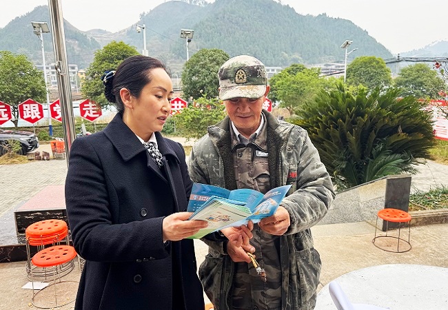 1769155893101207.jpg 2-会后深入村组开展宣传.jpg