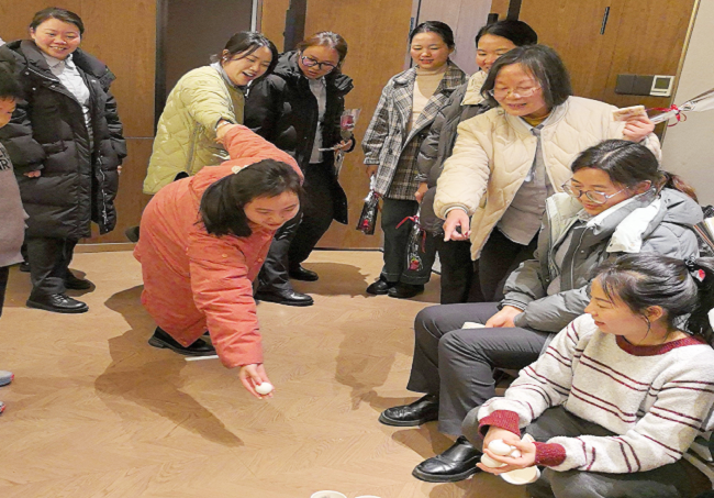 1772995003703543.png 图为:乒乓球定投游戏现场.png