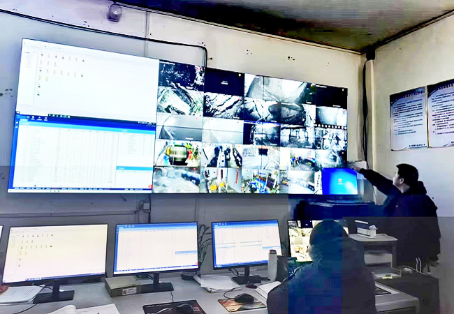 1774842367952939.png 图为:重晶石加工车间监控室.png